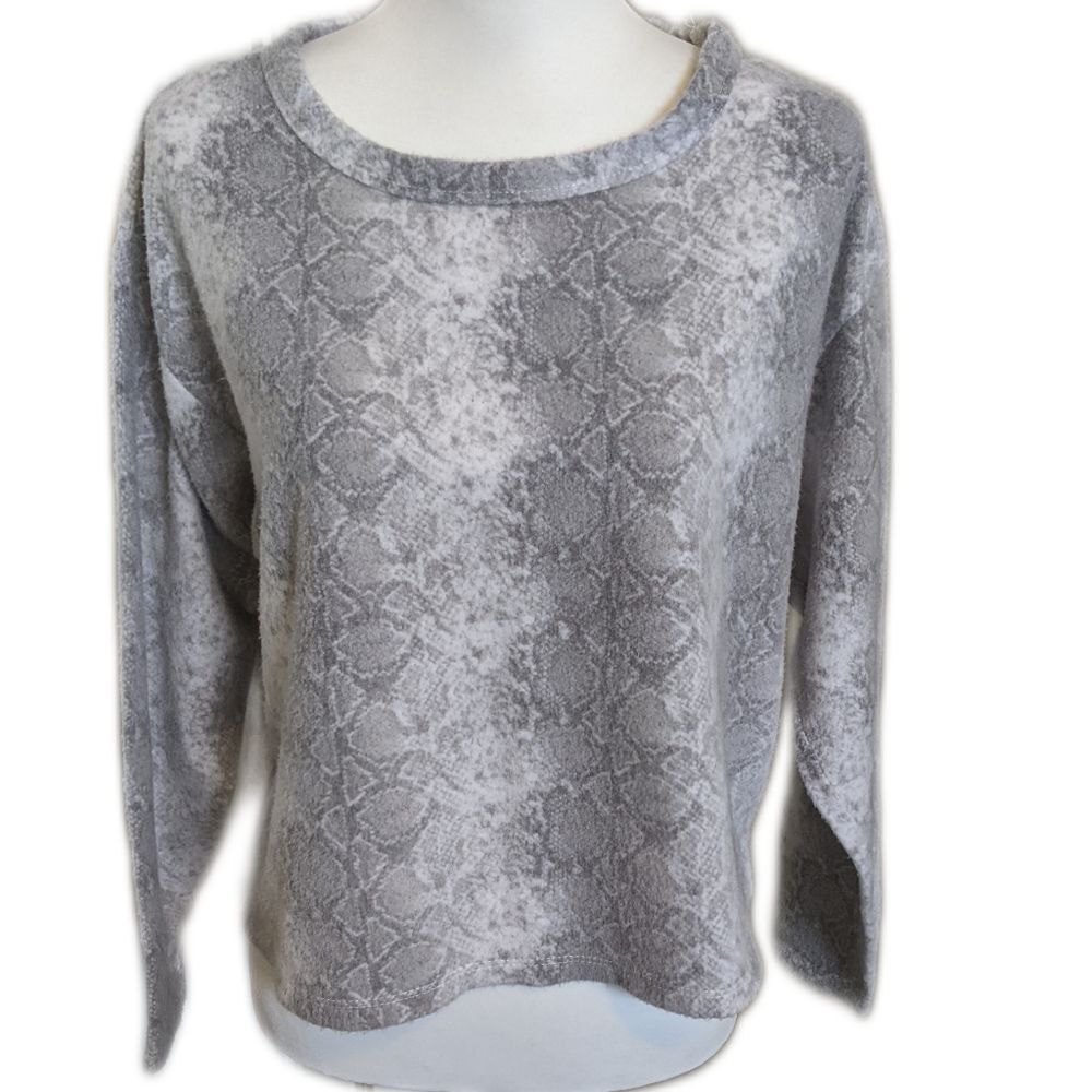 Lush soft grey snakeskin print fleece sweatshirt, cropped, long sleeve M